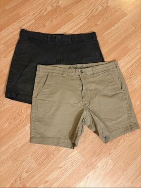 Eddie Bauer Navy and Khaki Men's Flat Front Shorts - Casual set of 2 size 38